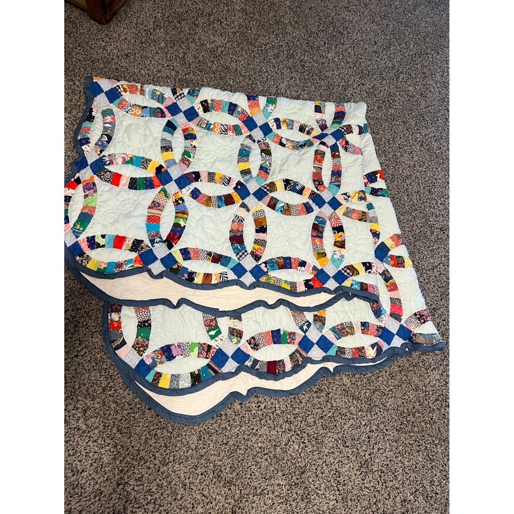 Vintage Handmade Double Wedding Ring Quilt Scalloped Edge Blue Multi 81" x 72" - Picture 3 of 12